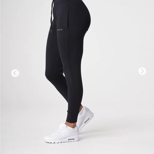 NVGTN, jogger style leggings